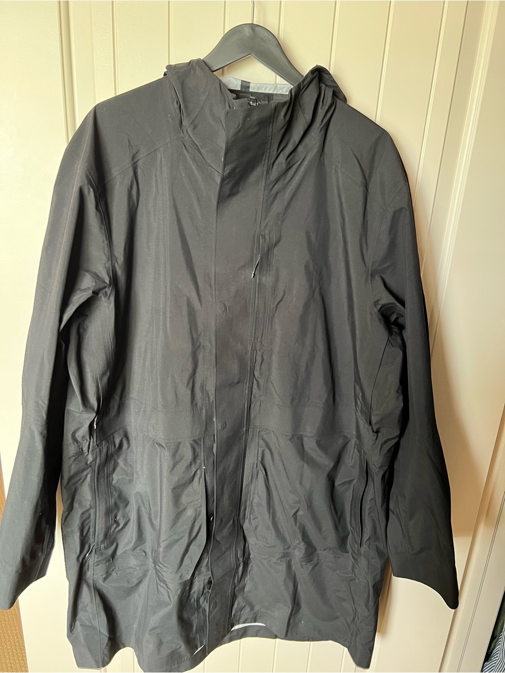 Men's Black Hooded Rain Jacket Lululemon